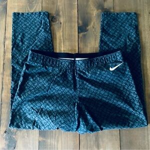 Nike gray printed cropped leggings